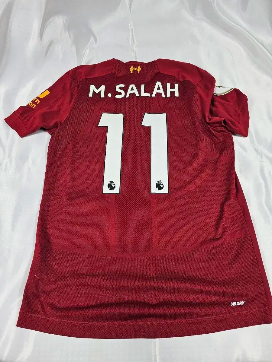 ニューバランスリヴァプール19