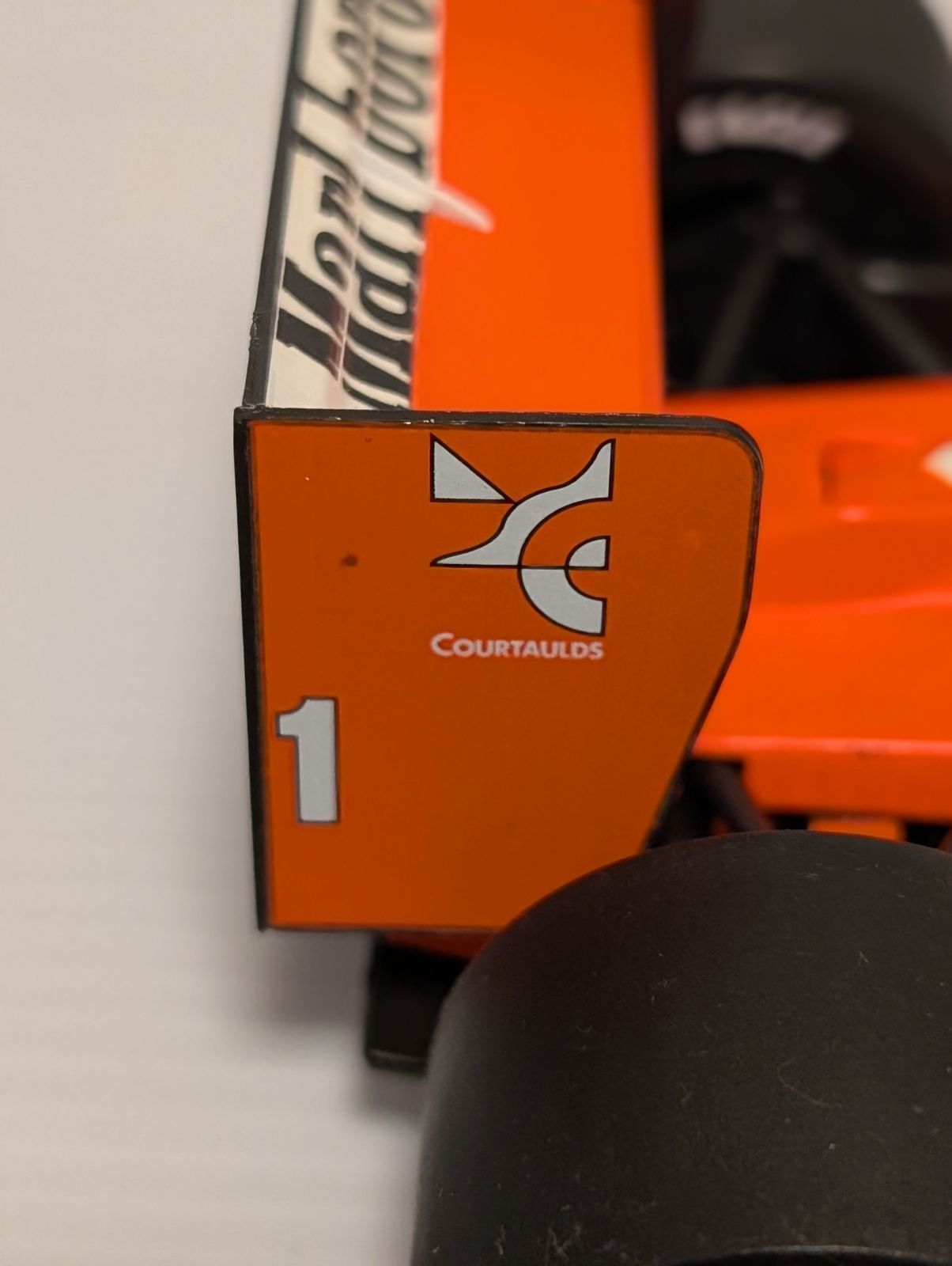 18 マクラーレンMP4