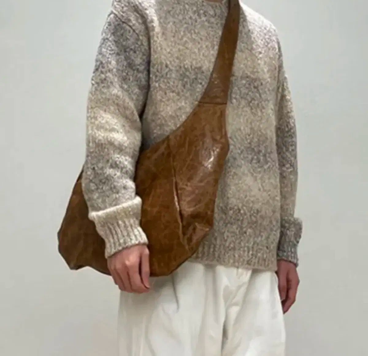 包装 クアー ハーフ ムーン クロスバッグ キャメル