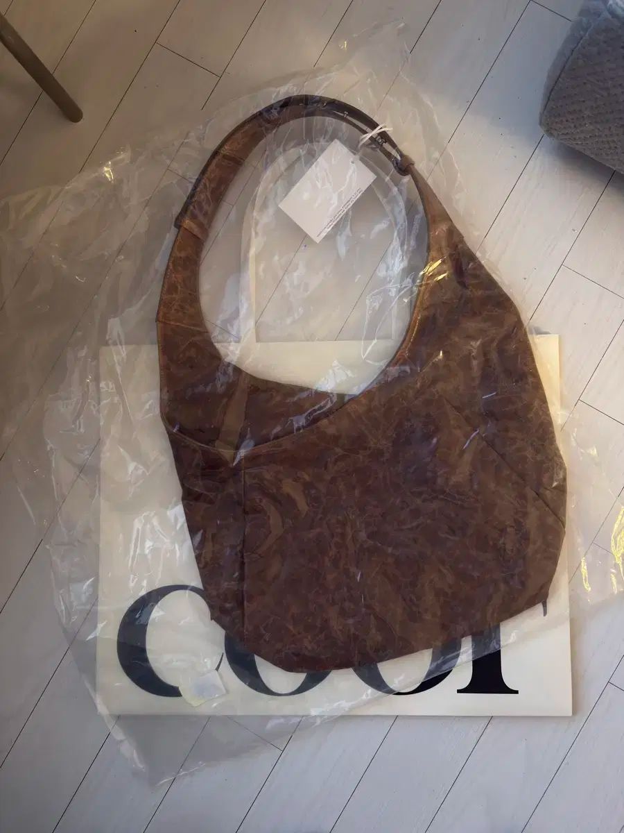 包装 クアー ハーフ ムーン クロスバッグ キャメル DECORATOM_COM_BR