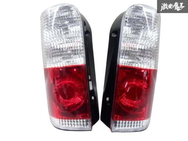 トヨタ ハイエース 100系 純正テールランプ (KOITO 33-08031) トヨタハイエース100系 リアテールレンズ 純正品 100系 ハイエース