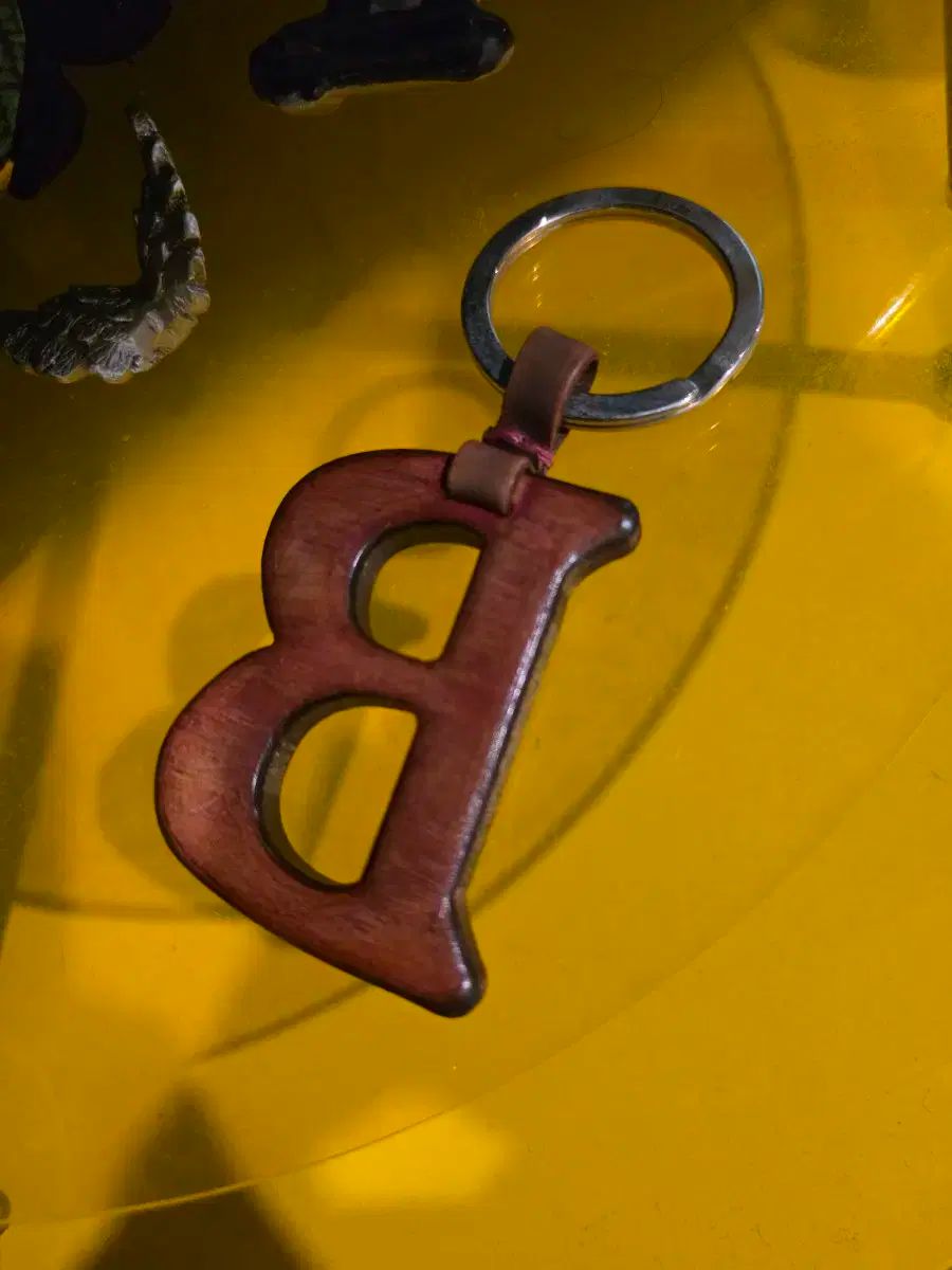 ウッド イニシャル B ベルルッティ キーホルダー