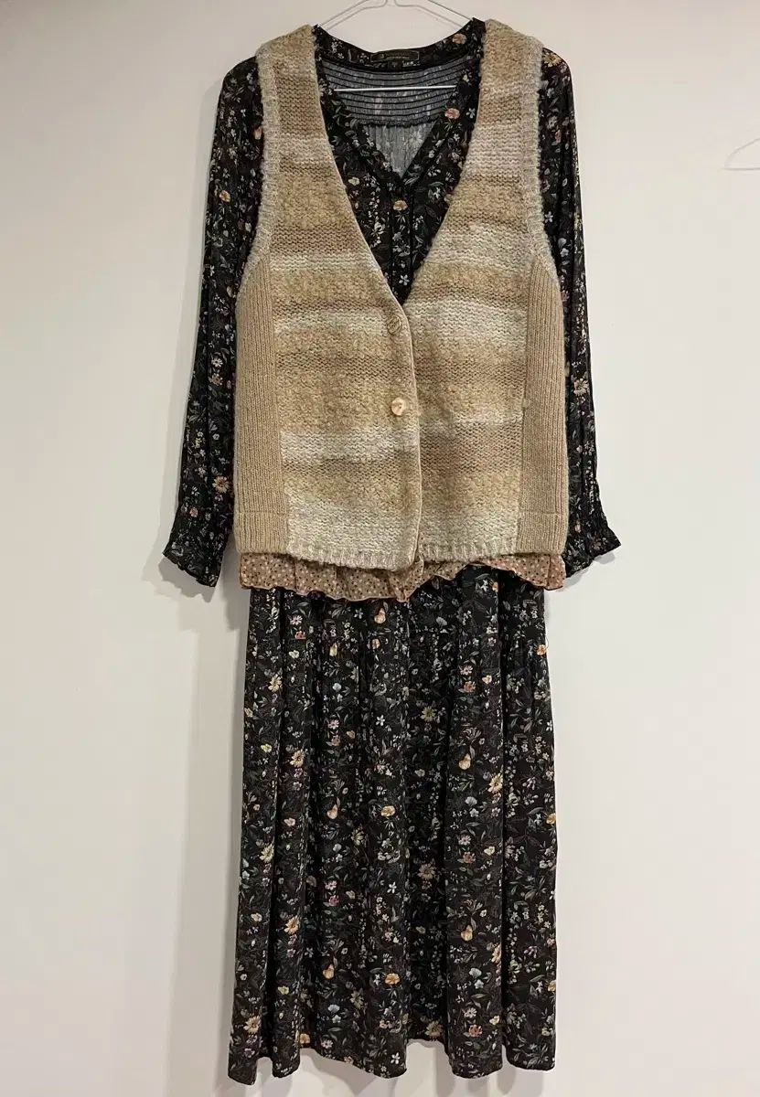 サースデーアイランド ONE PIECE S ニット ベスト