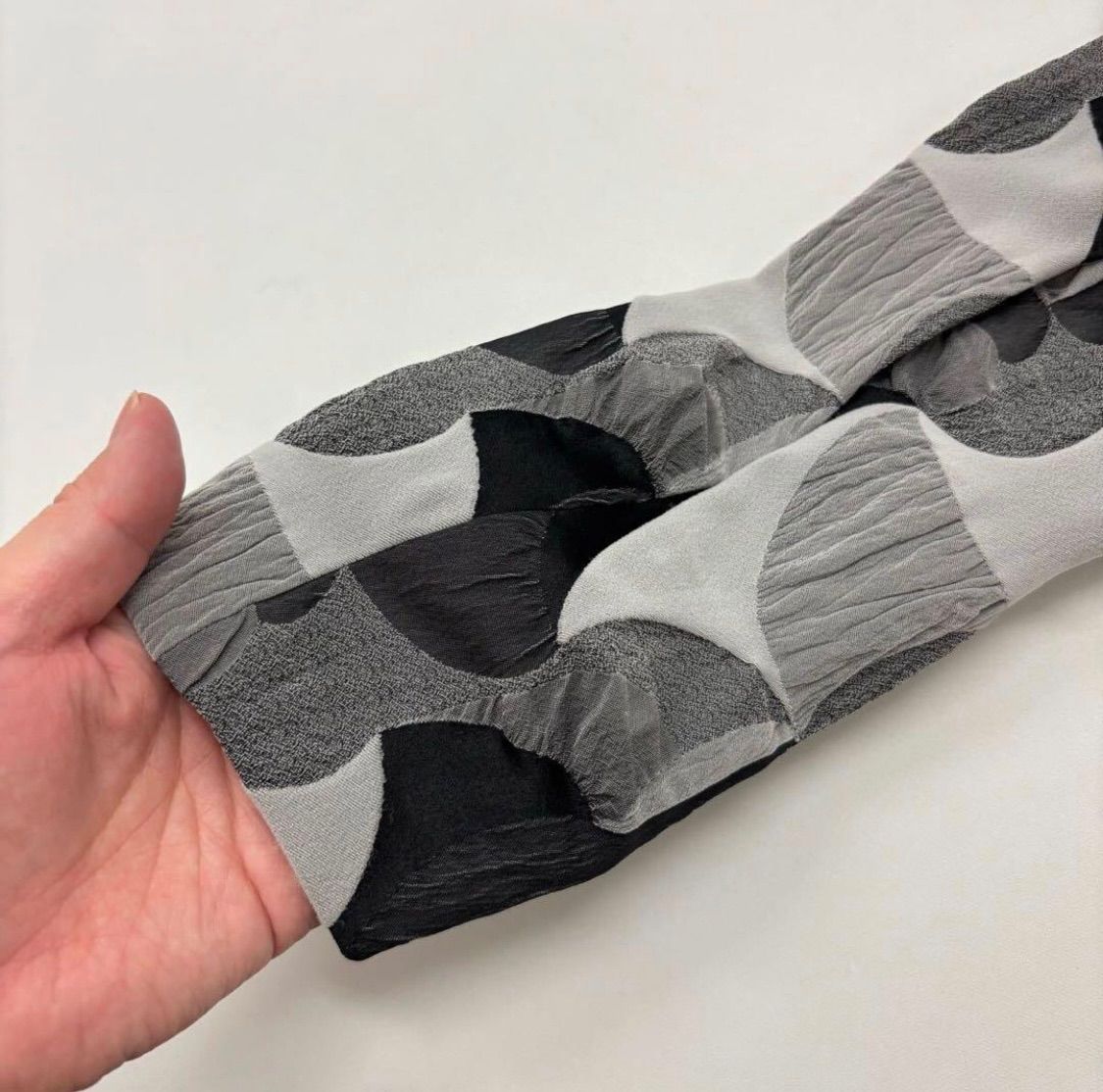 希少 ISSEY MIYAKE イッセイミヤケ 幾何学 柄 テーラード ジャケット