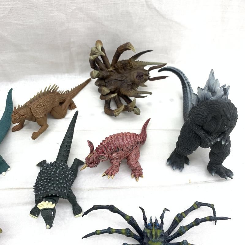 中古】現状品)ゴジラ ミニフィギュア 14体セット(HG・特撮大百科他)[91