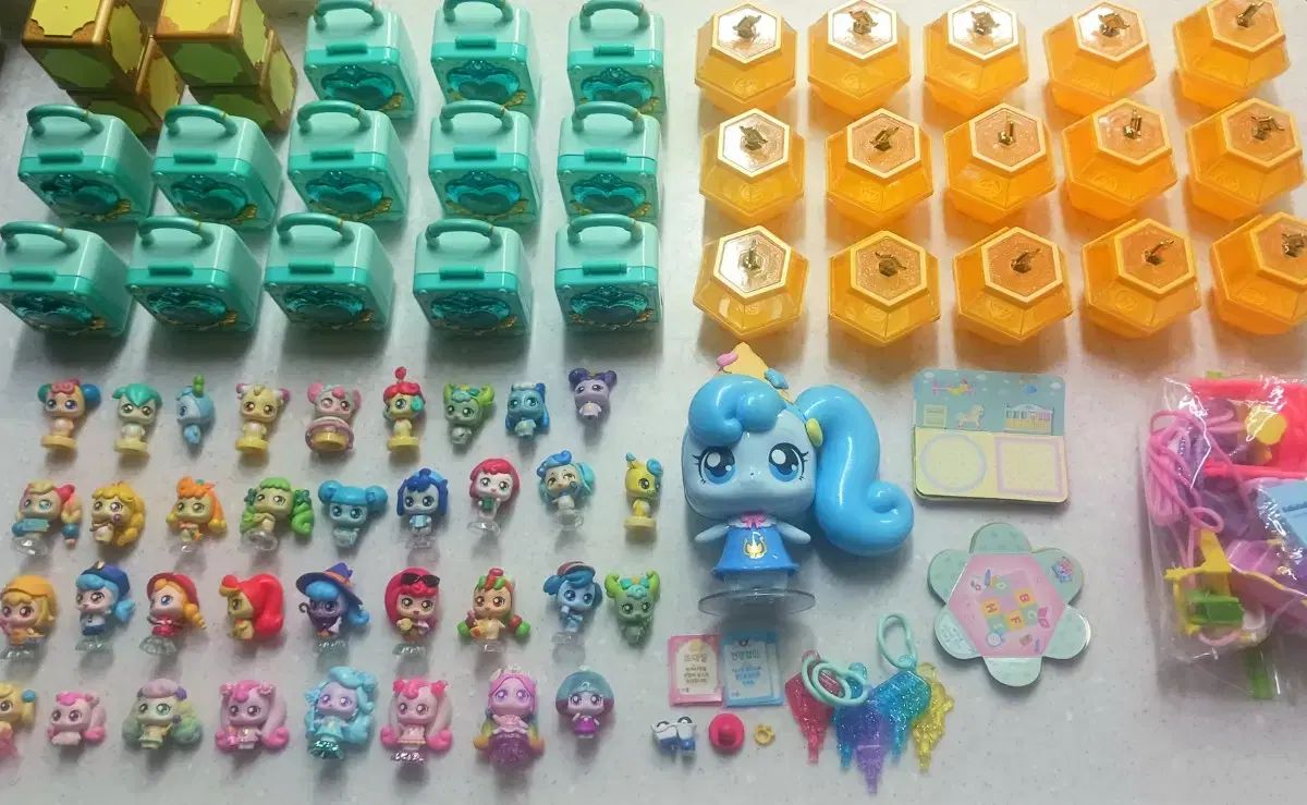 キャッチティニピン ハチュピン オーロラピン