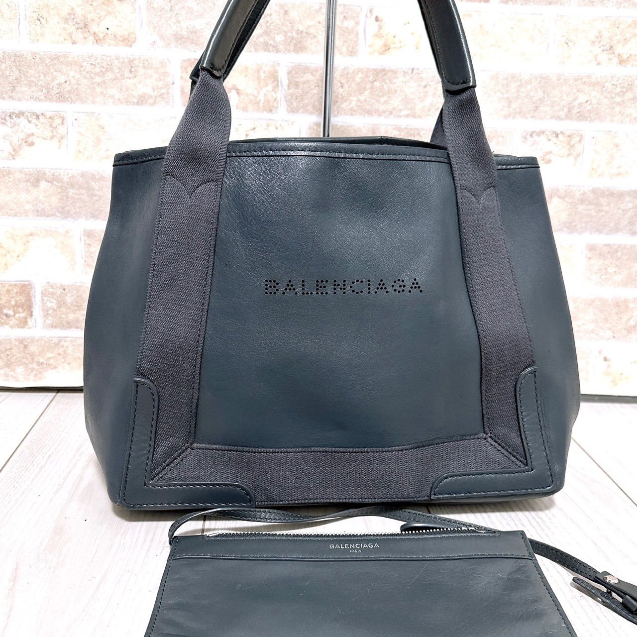 美品 BALENCIAGA バレンシアガ ネイビーカバス S ポーチ付 トート 