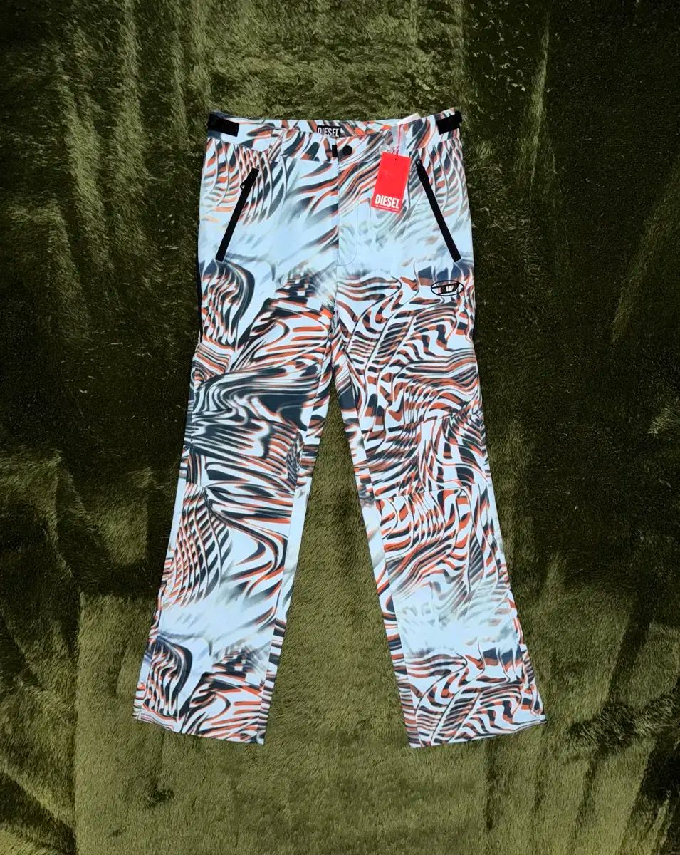 32 ディーゼル オプティカル グラフィック エンブロイダリー ロゴ ブーツカット パンツ ブルー