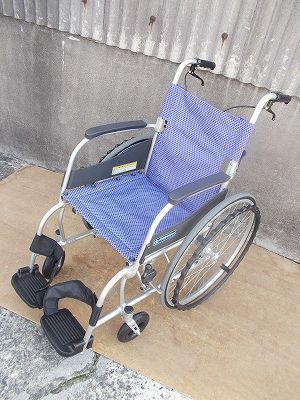 送料無料 一部地域を除く カワムラサイクル 自走式軽量車椅子 ふわりす KF22-40SB TS-25-1027-02
