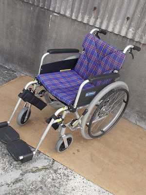 送料無料 一部地域を除く KAWAMURA カワムラサイクル 多機能簡易モジュール車いす KA822B TS-25-1027-04