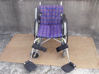 一部地域を除く カワムラサイクル 簡易モジュール車いす KA 822 B TS-25-1027-04