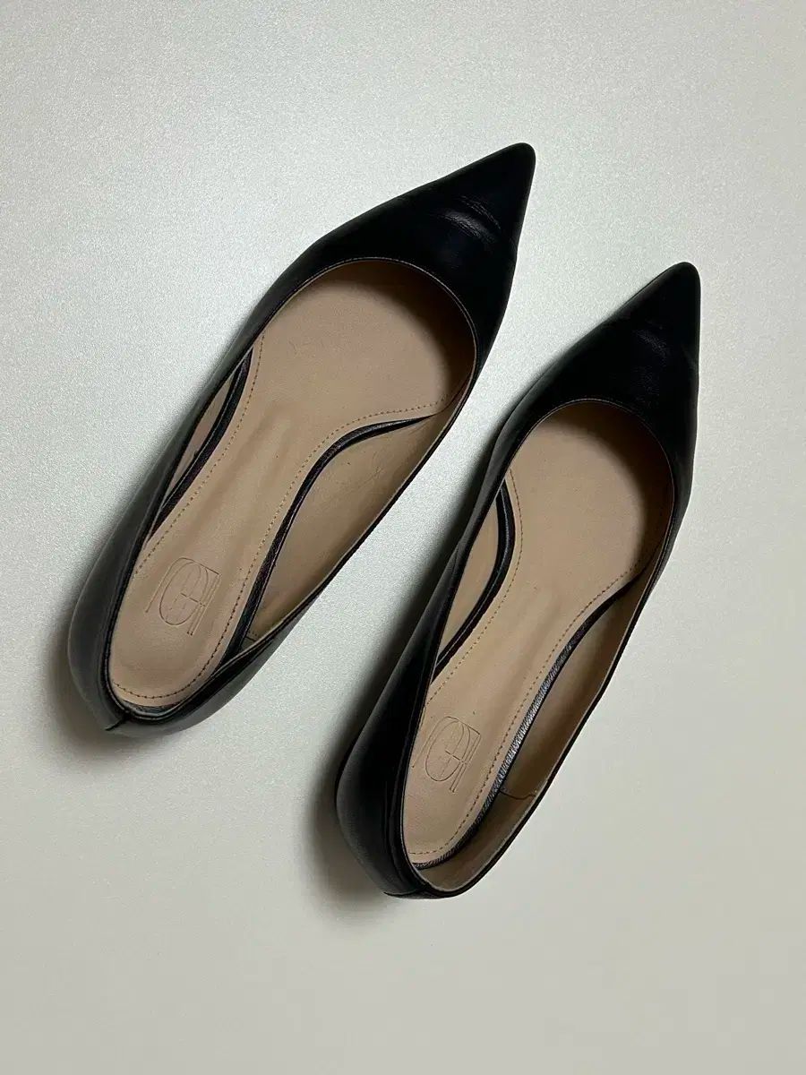 シエSIEフラットシューズ 240