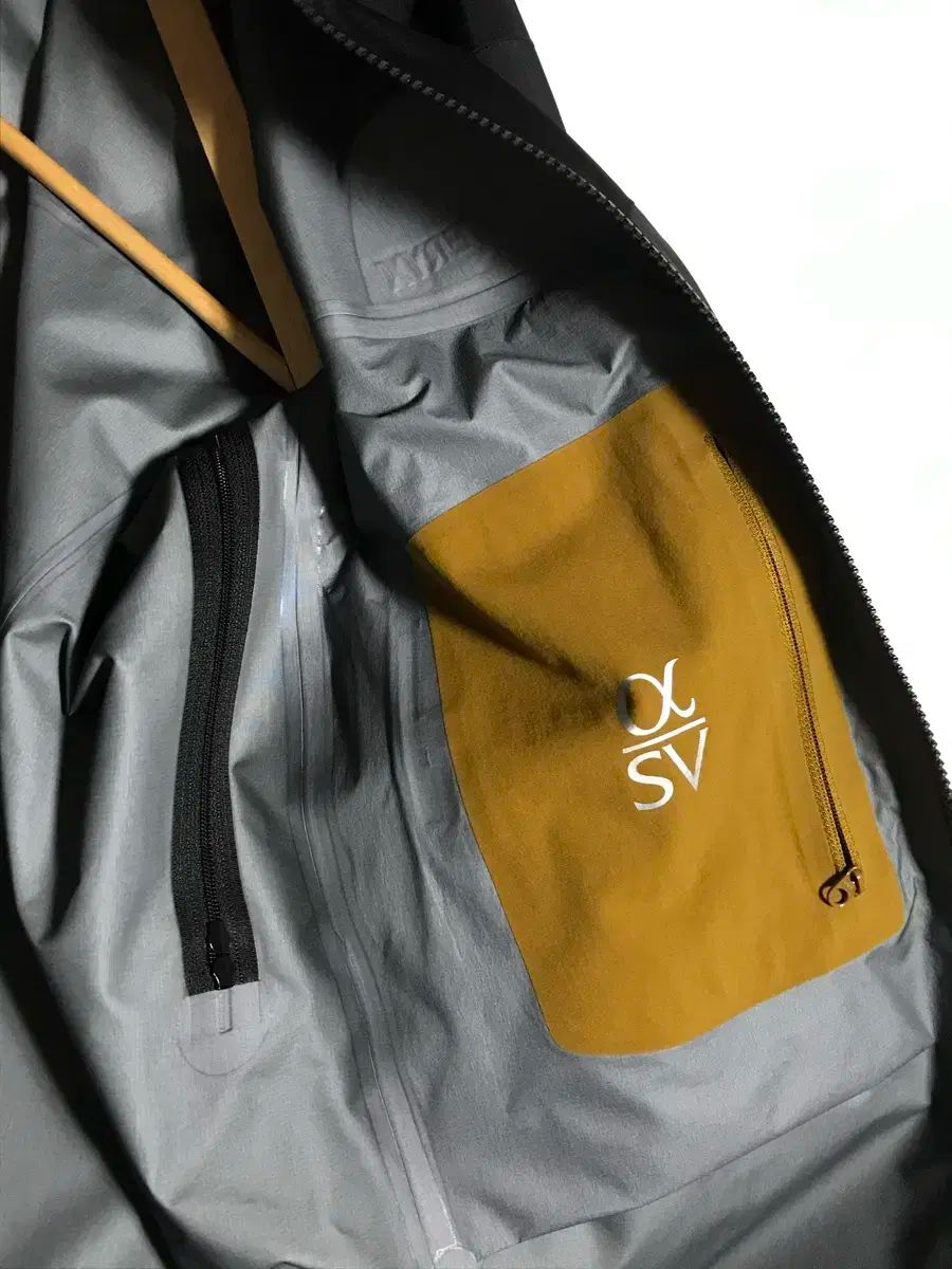 アークテリクス アルファ