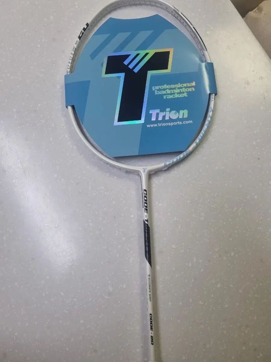 2025 || トライオン コード 20 バドミントン ラケット