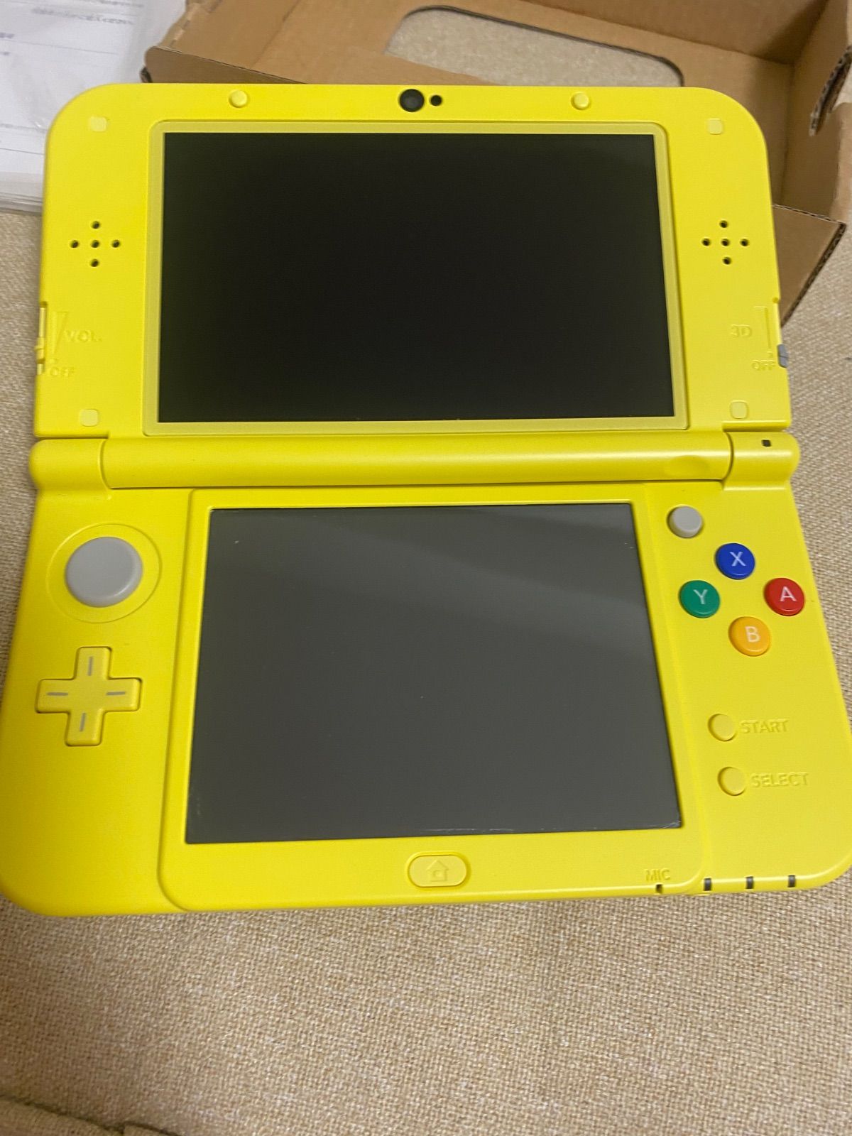 ピカチュウ イエロー