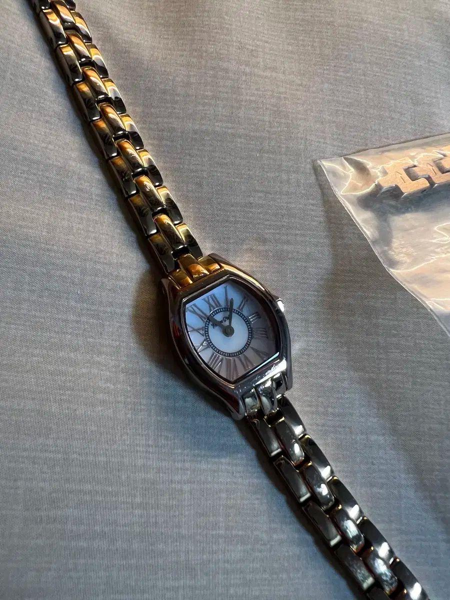 ミルトンステリー レディース リスト時計