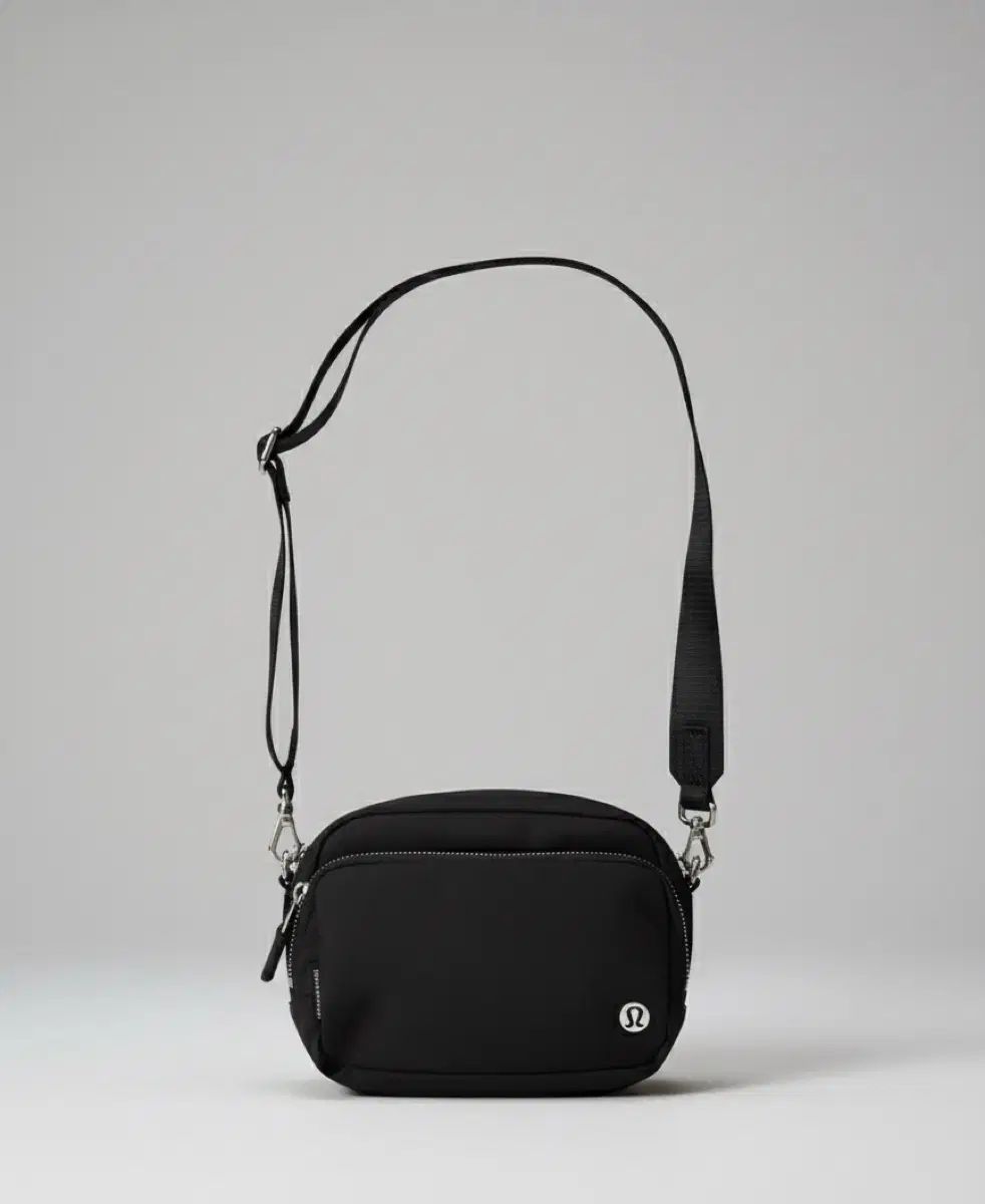 ルルレモン クロスボディーバッグ ブラック