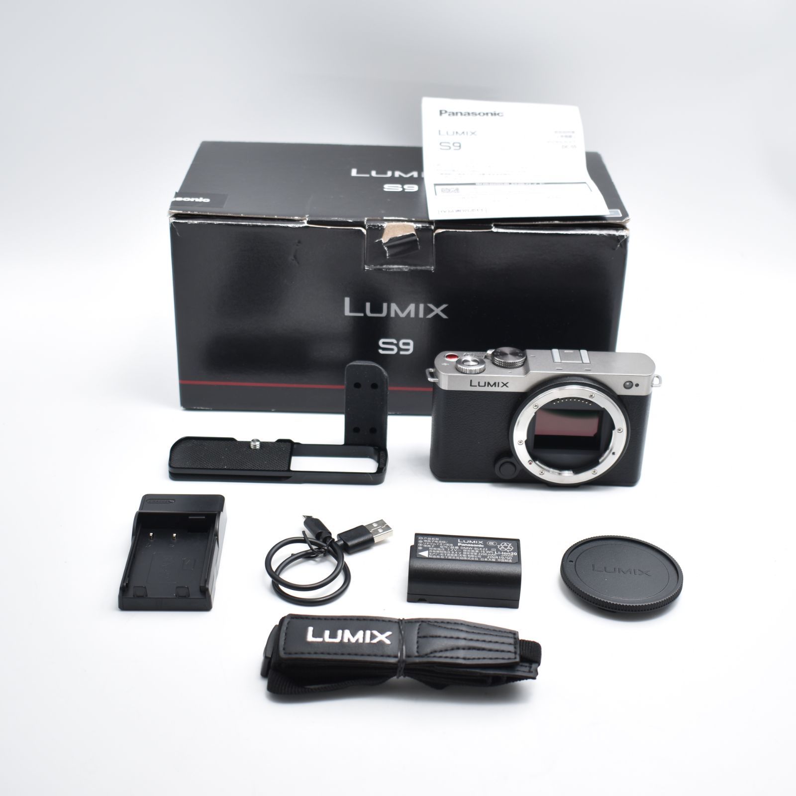 B 9933 パナソニック Panasonic フルサイズ ミラーレス一眼カメラ ルミックス S 9-S ボディ ダークシルバー DC-S