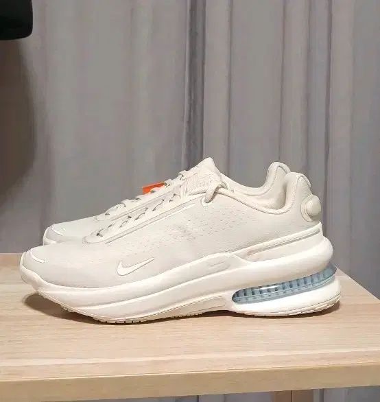 ナイキ エアズーム アップターンSC 235サイズ 箱なし