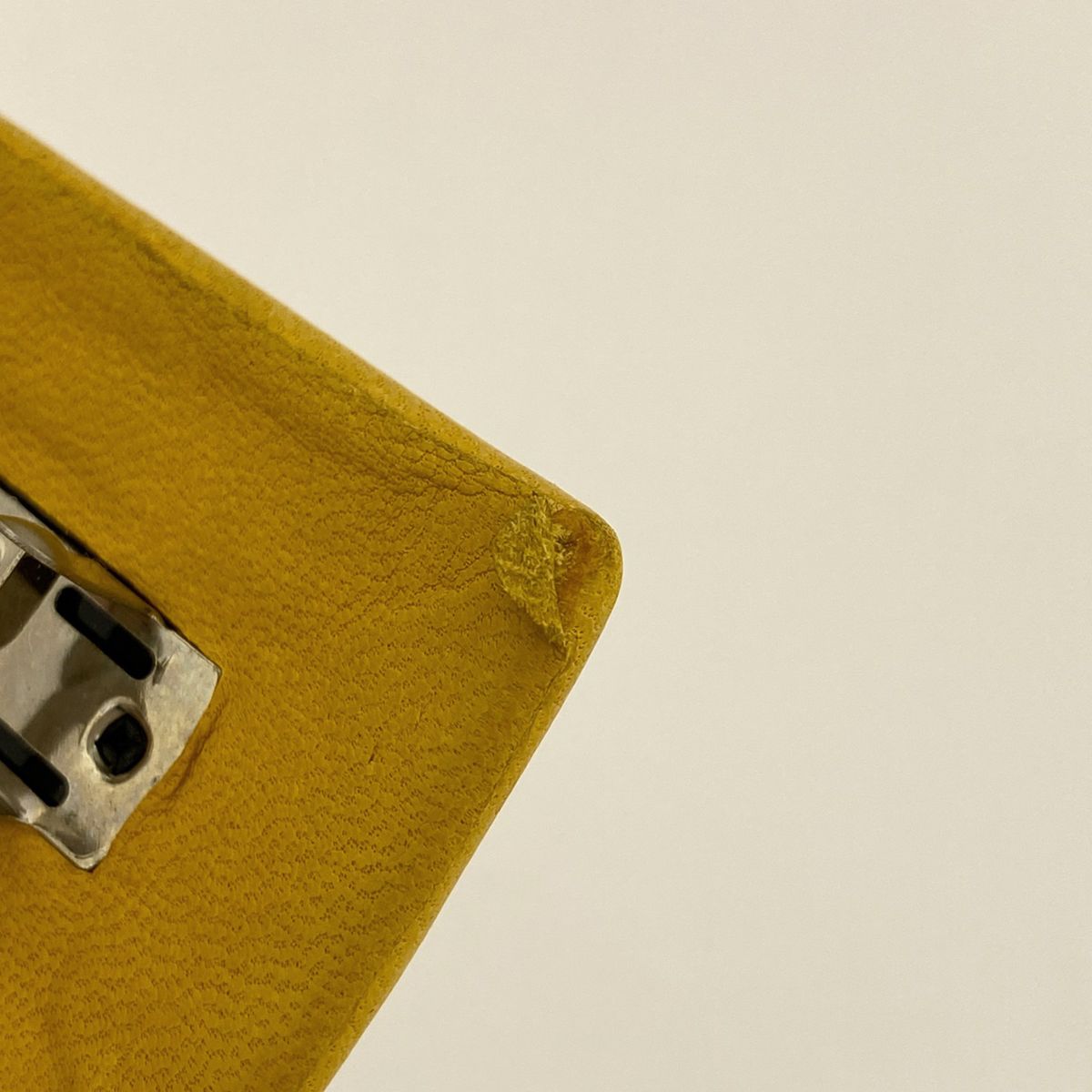 バレッタ レザー