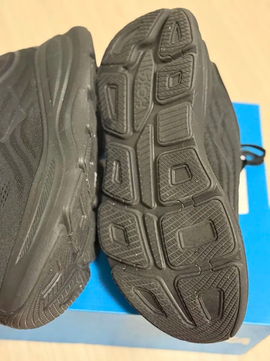 ホカオネオネ ボンダイ9