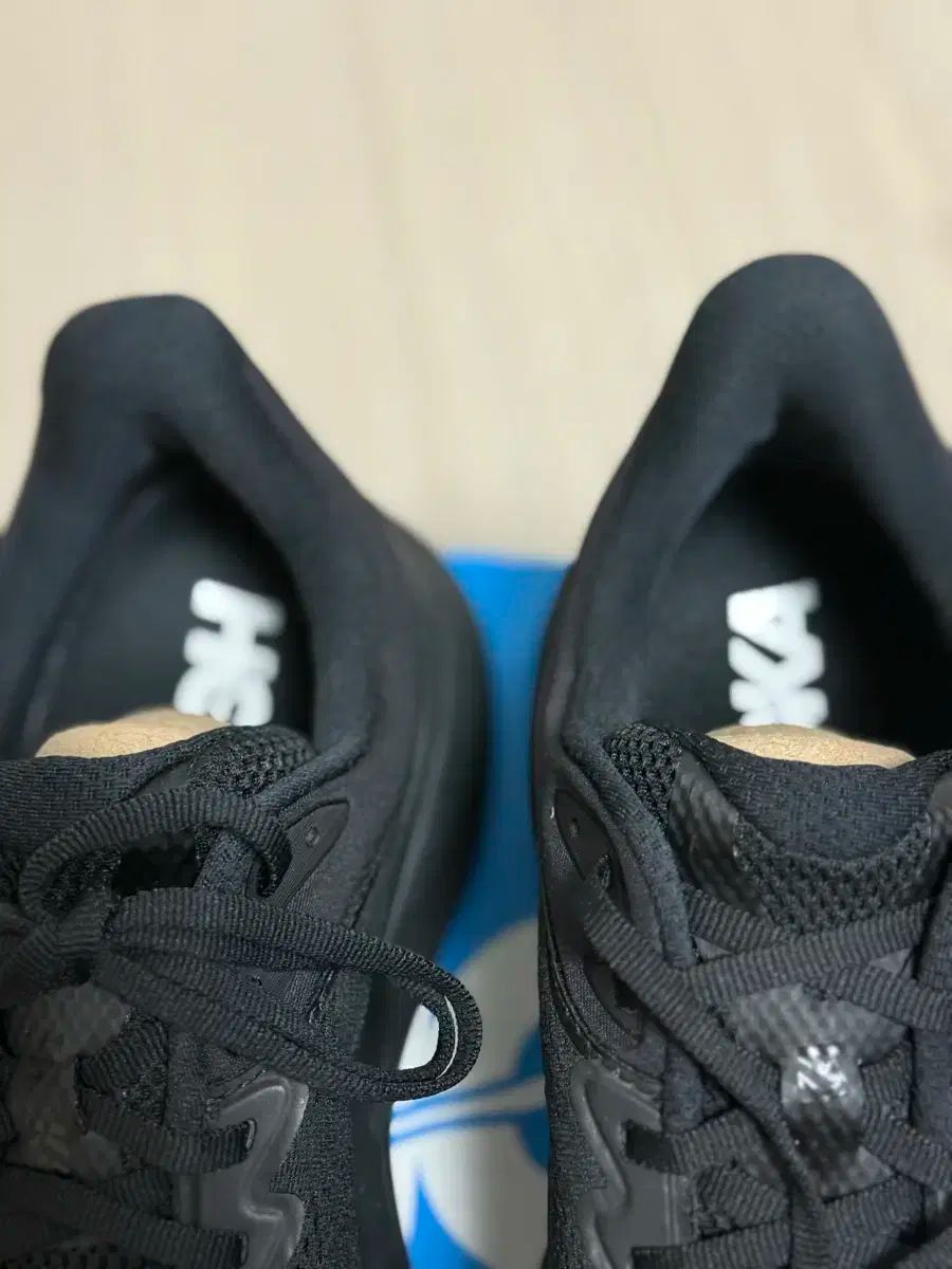 HOKA ONE ONE ホカオネオネ ボンダイ9 ワイド ブラック 280