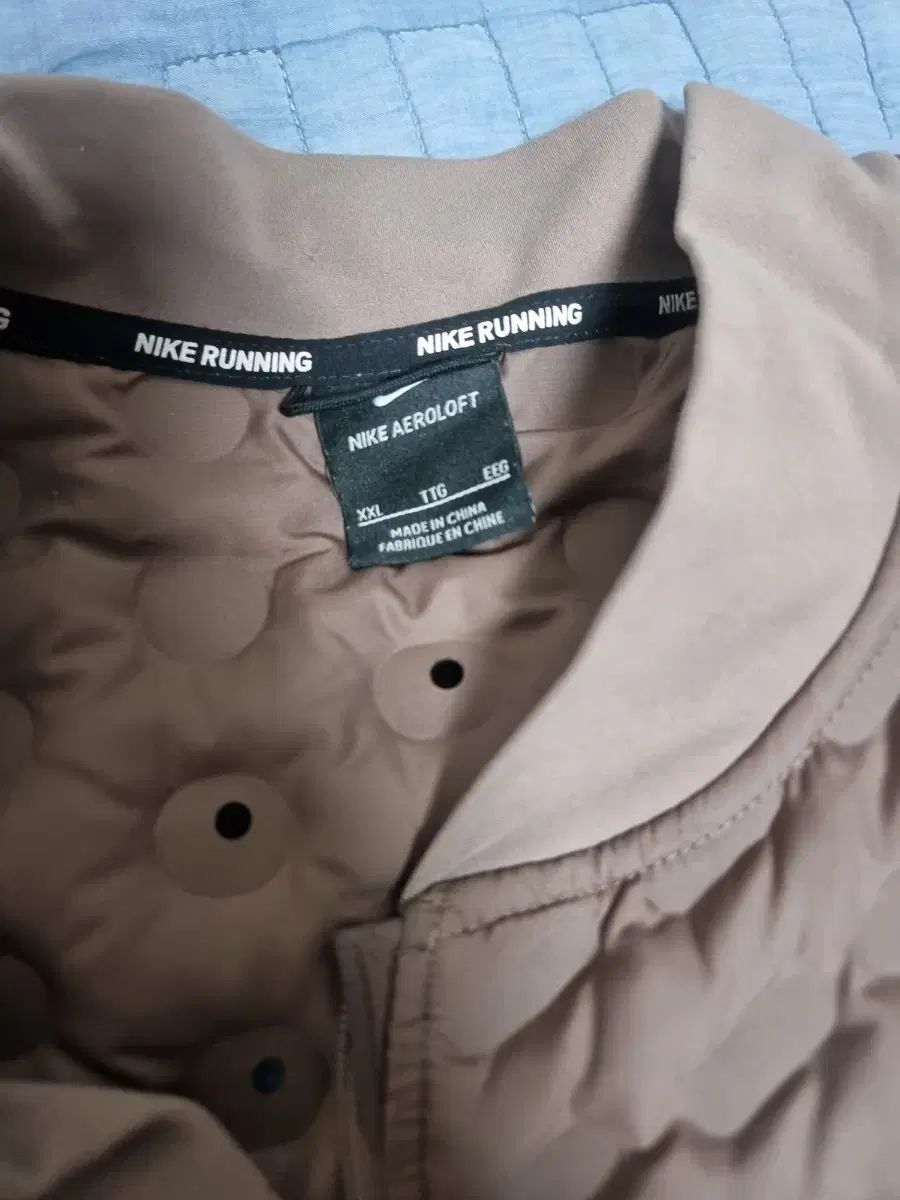 ナイキ エアロロフト ジャケット XXL