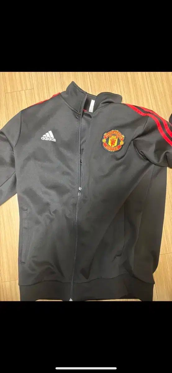 アディダス MANCHESTER UNITED FC ジャージ
