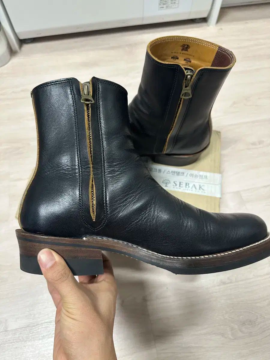 ロールリングダブトリオ アディクトブーツ