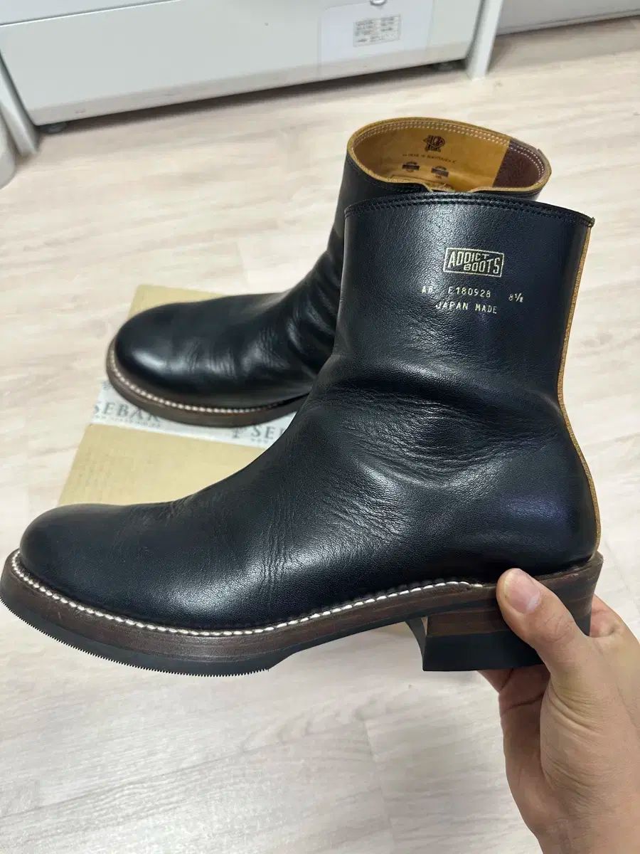 ロールリングダブトリオ アディクトブーツ キャスパー 8 5
