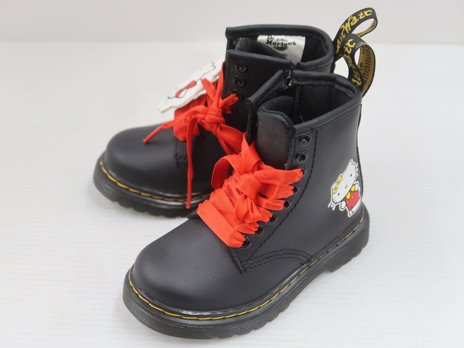 Dr.Martens ドクターマーチン ハローキティ HELLO KITTY 1460 8ホール ブーツ 60周年記念 UK6キッズ