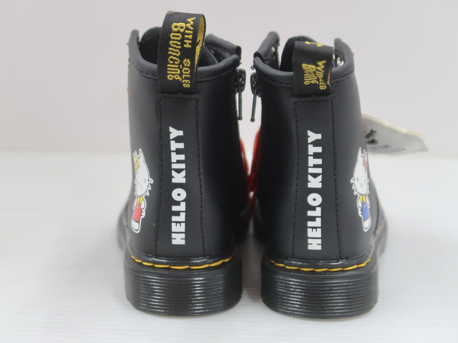 Dr.Martens ドクターマーチン ハローキティ HELLO KITTY 1460 8ホール ブーツ 60周年記念 UK 6キッズ