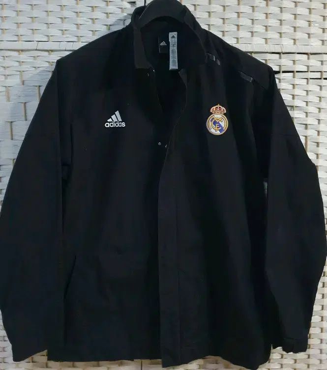 アディダス ルマドリード ブラック ウィンドブレーカー アンド R ジャケット M