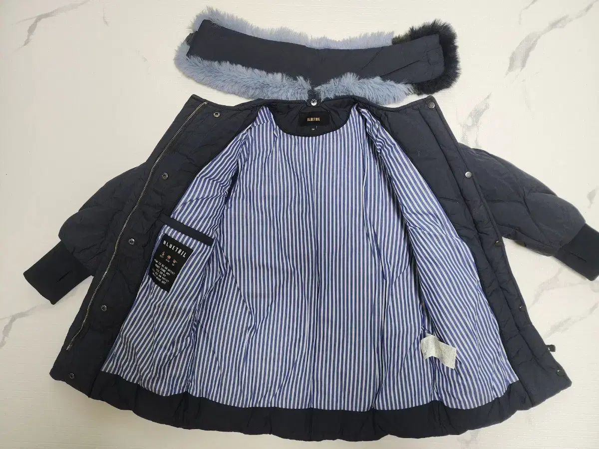 ブルーテイル ダックダウン です