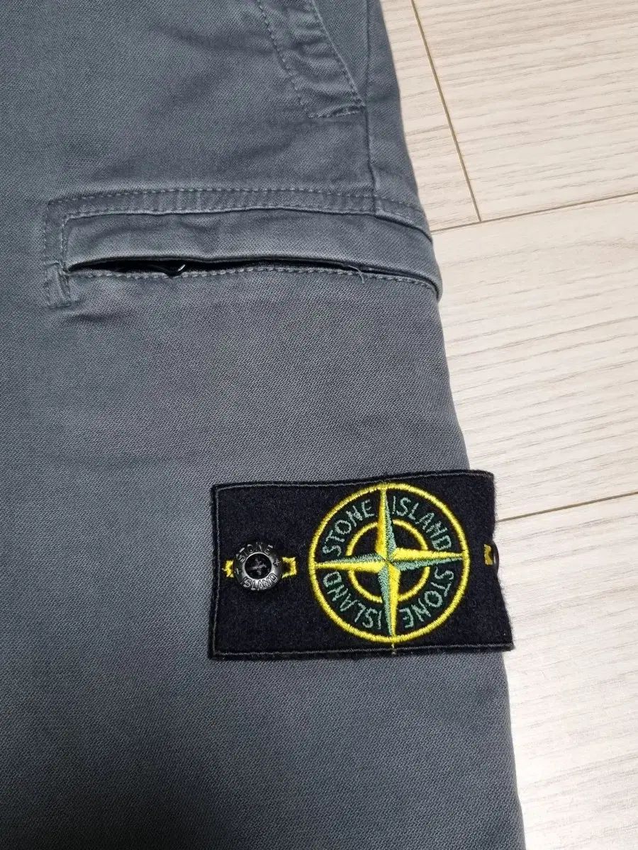  STONE ISLAND ストーンアイランド カーゴパンツ チノパン パンツ