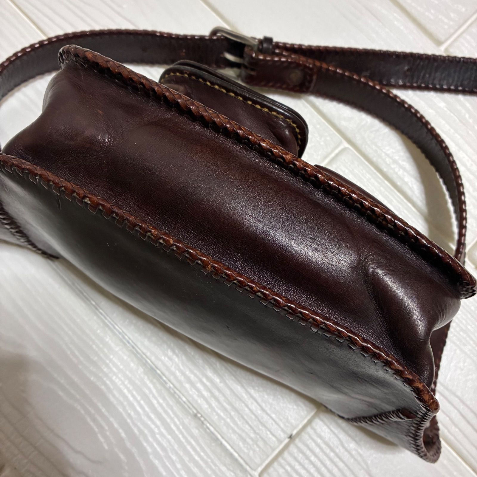 ブラウン ボディバッグ