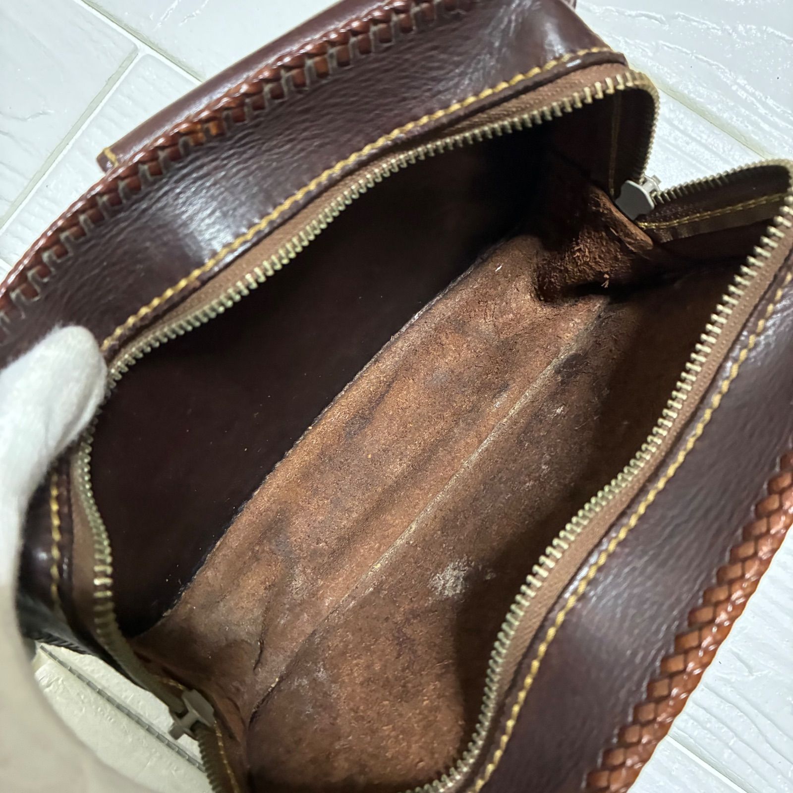 ブラウン ボディバッグ