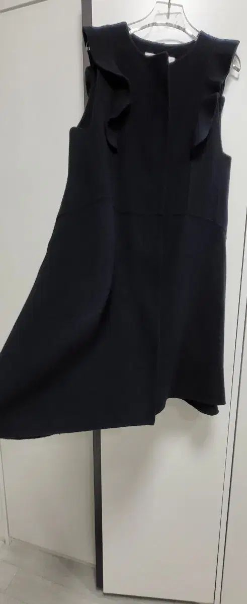 ネイビー フリル