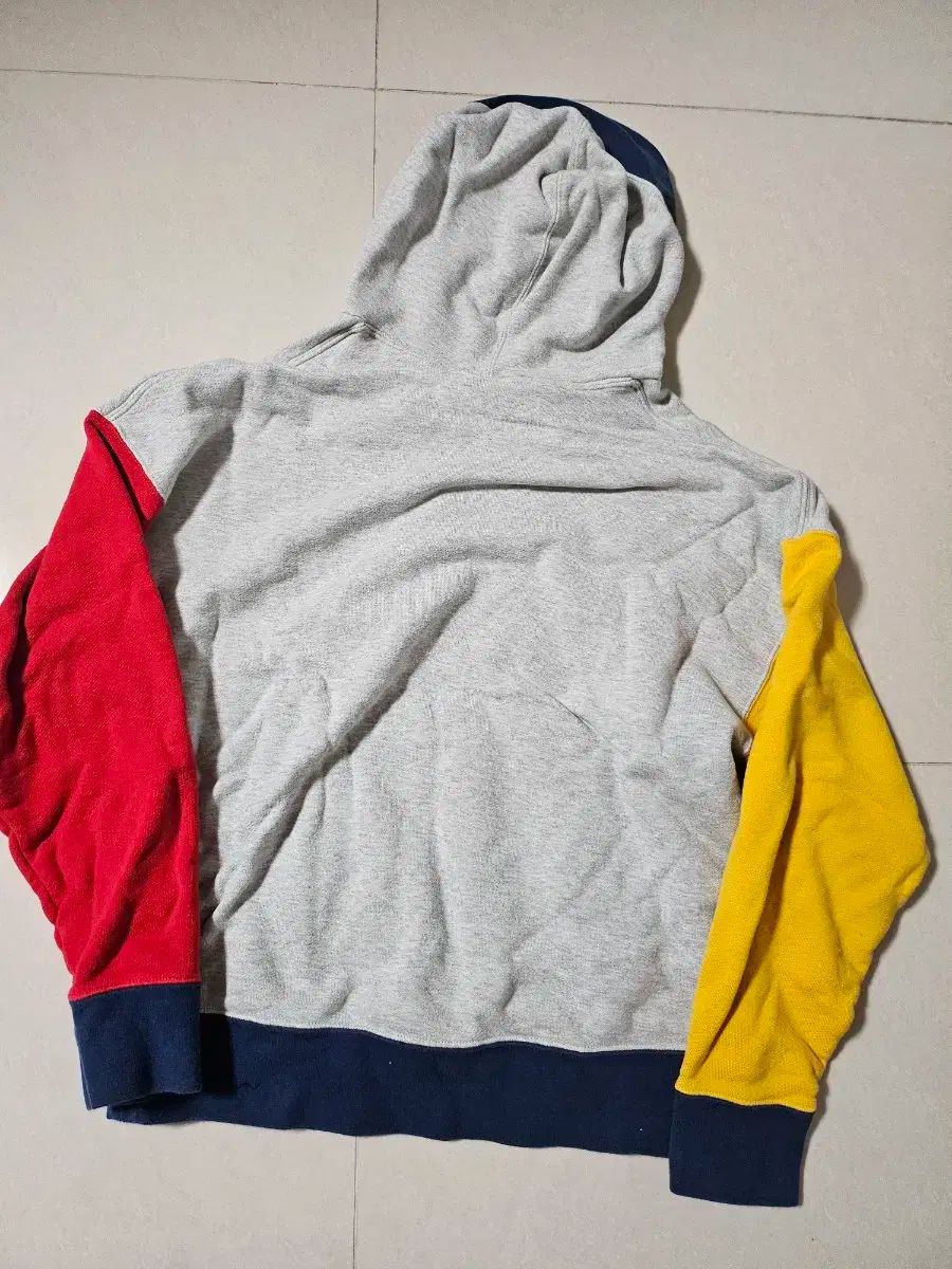 フード付きTシャツ