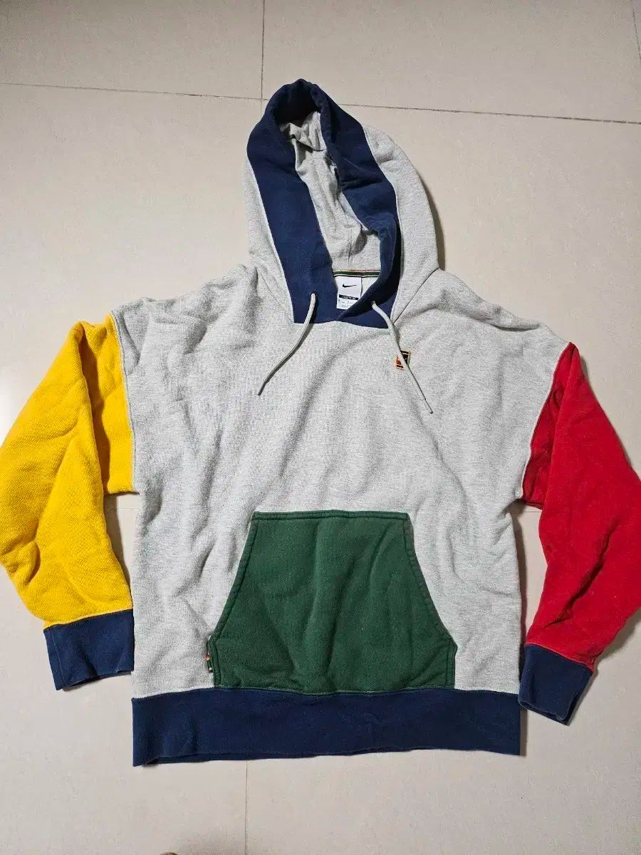 ナイキ コート テニス フード付きTシャツ