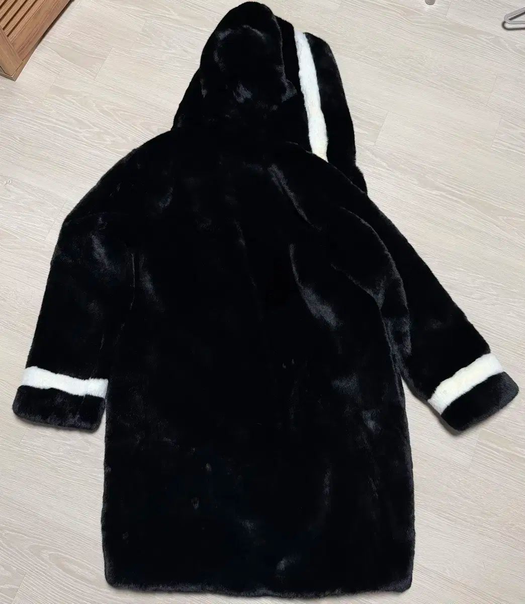 VOV ブラック フード エコファー ロング コート