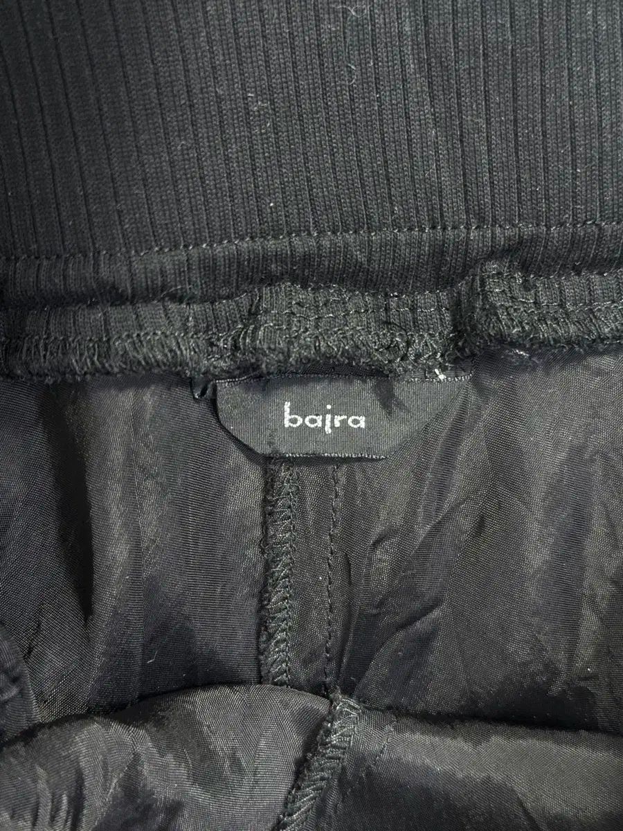 Bajra アシメントリー