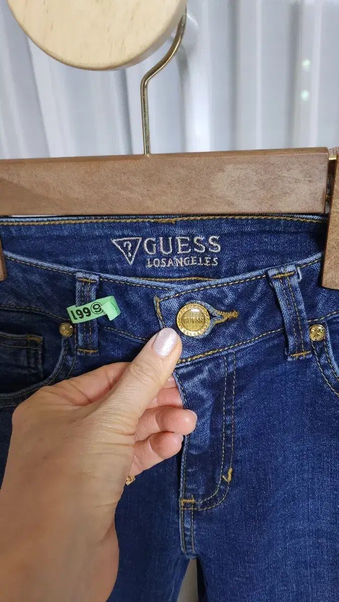 GUESS ゲス