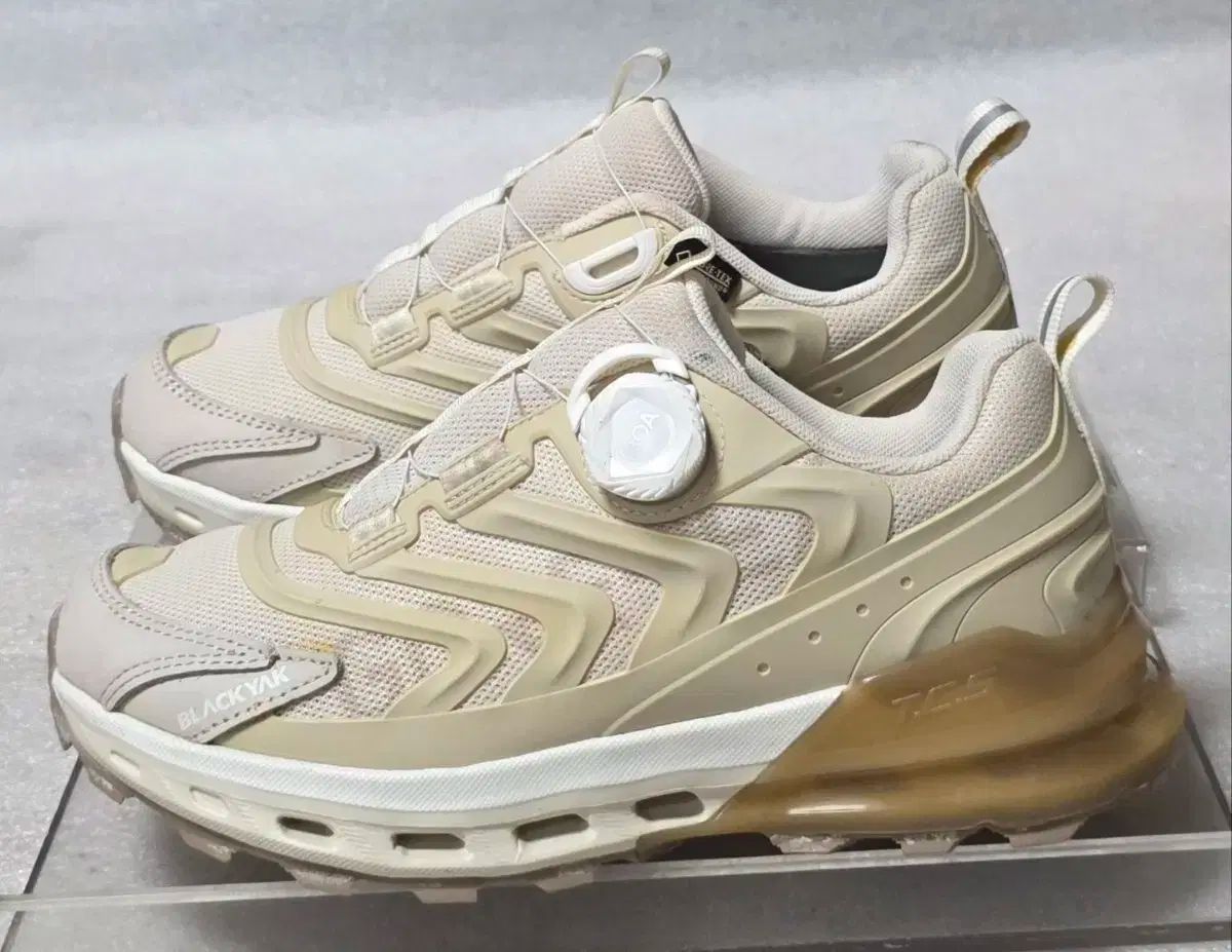 BLACK YAK ブラックヤク ゴアテックス GORE-TEX 軽量登山靴 トレッキングシューズ BOAダイアル レディース 240