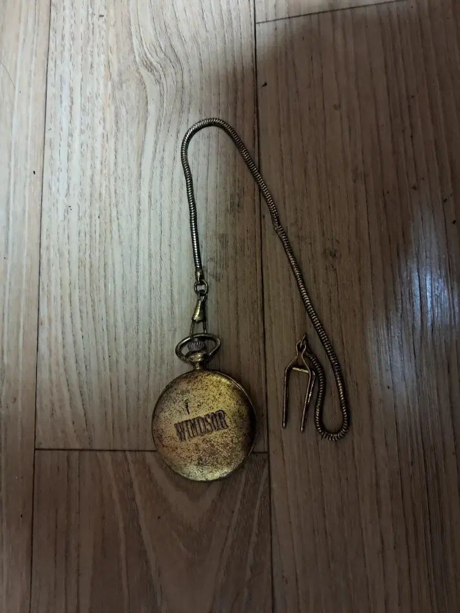 ヴィンテージ WINDSOR 懐中時計 GOLD カラー 動作未 払い戻し不可