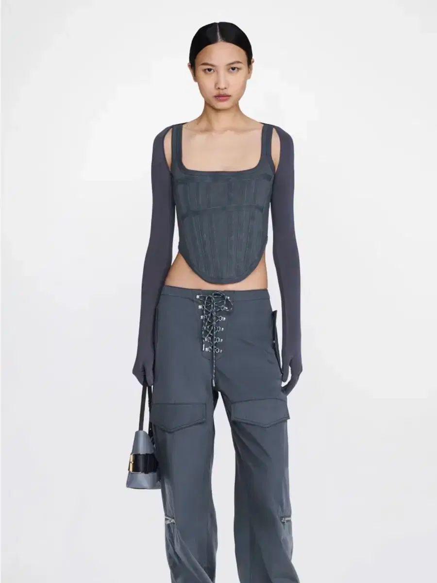 Lee ディオンリー