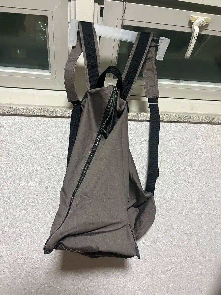 Hatchingroom ダッフル バックパック マッドチャコール