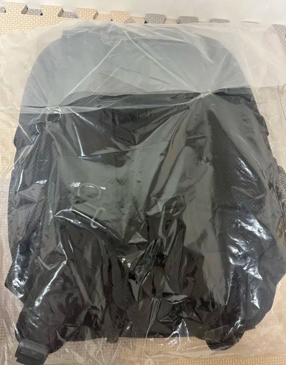 ニューバランス ESSENTIAL バックパック ブラック WWW_KARIMZIABAT_FR