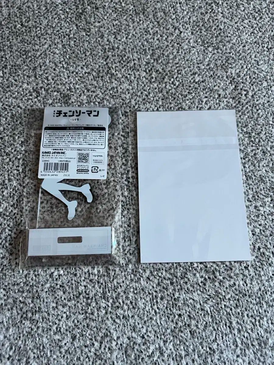 チェンソーマン レゼ アクリルスタンド 東京ベースヤード ポップアップ 浮遊