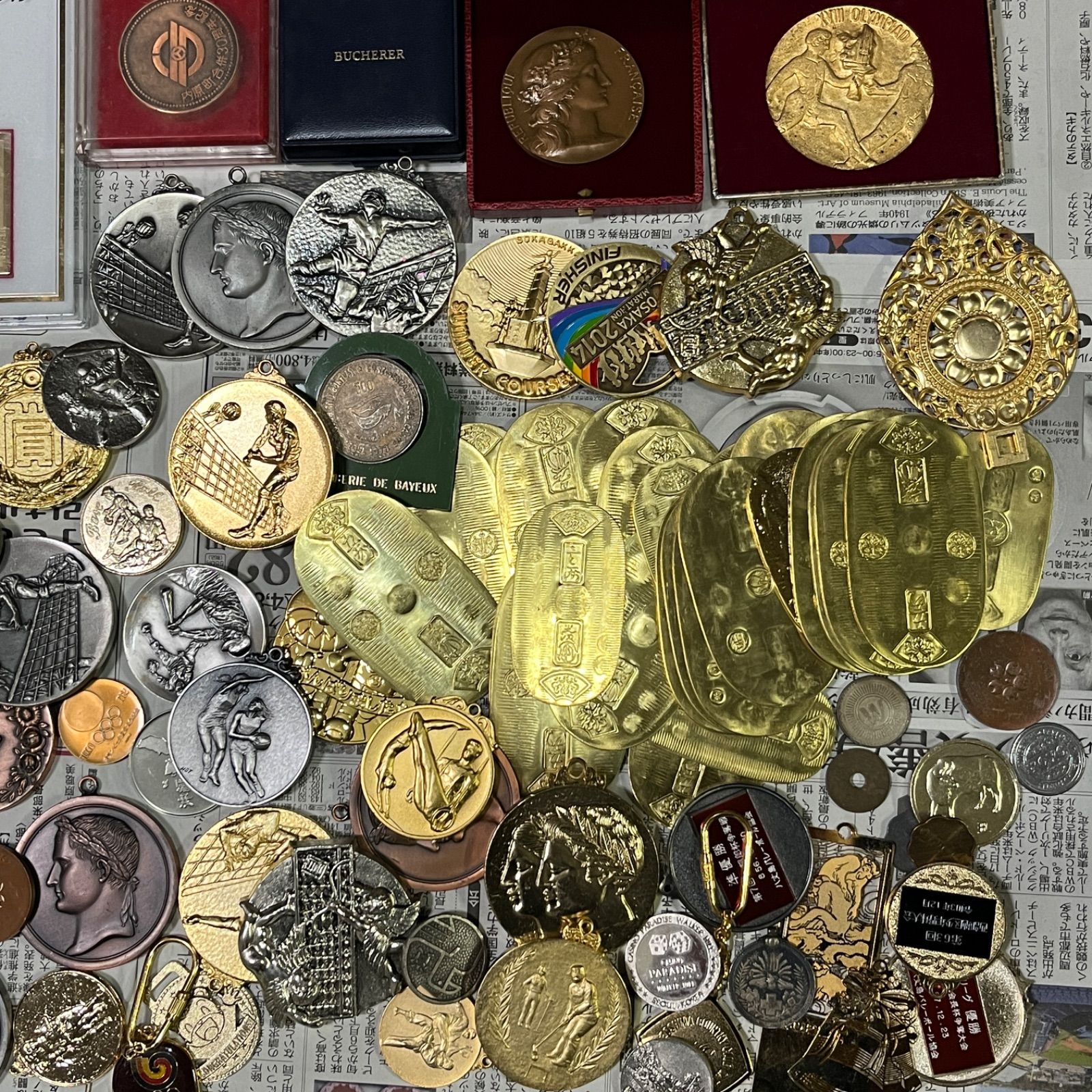 勲章まとめ売り　コレクション メダルセット 多数 勲章多数 コレクション整理 - 掛軸買取 古美術永澤